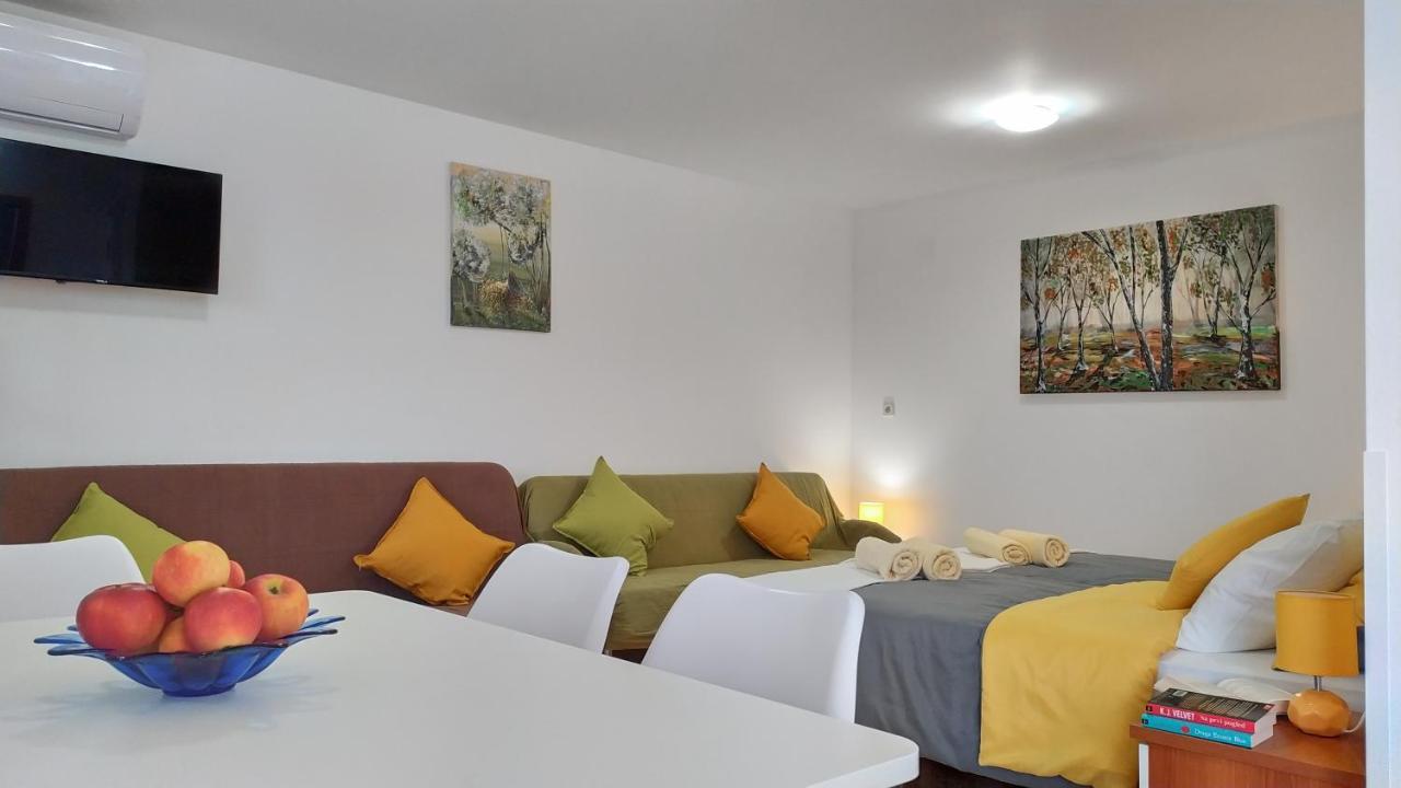 Apartments Vinska Trta Catez ob Savi Eksteriør billede