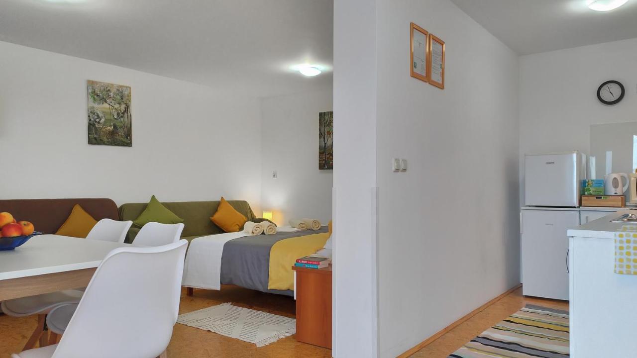 Apartments Vinska Trta Catez ob Savi Eksteriør billede